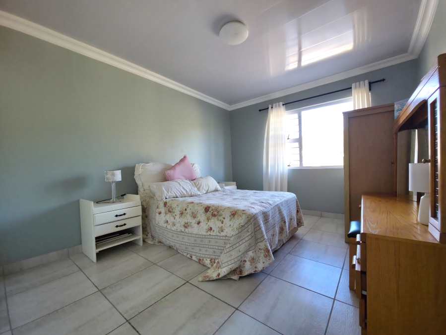 5 Bedroom Property for Sale in Hawston Western Cape
